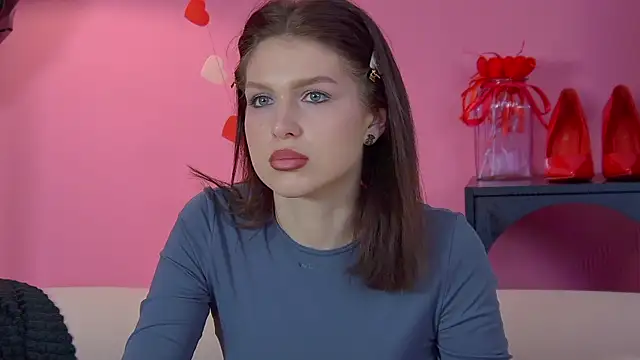 Snapshot of KristiClar chatting on February 25, 6:46 am KristiClar online show from February 25, 6:46 am