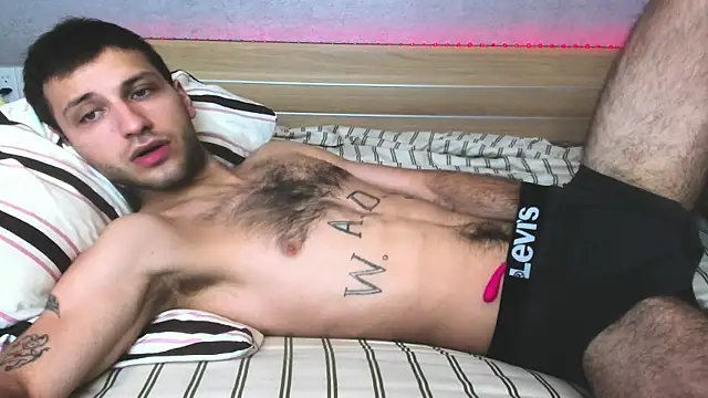 DarkRogue19 online show from April 11, 5:26 am