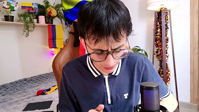 Snapshot of Sr_evann chatting on June 14, 4:41 pm Sr evann online show from June 14, 4:41 pm