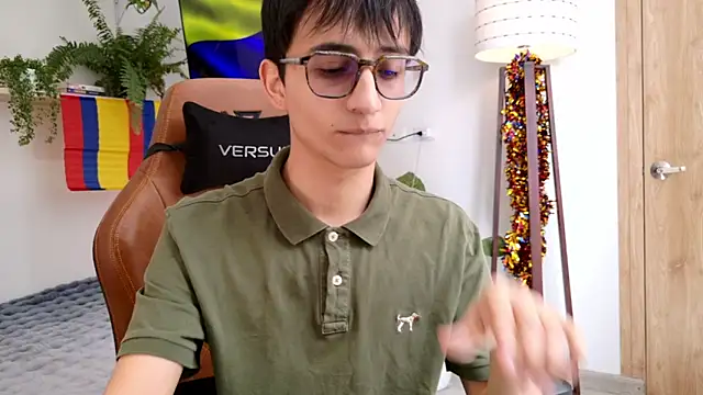 Snapshot of Sr_evann chatting on June 30, 3:45 pm Sr evann online show from June 30, 3:45 pm