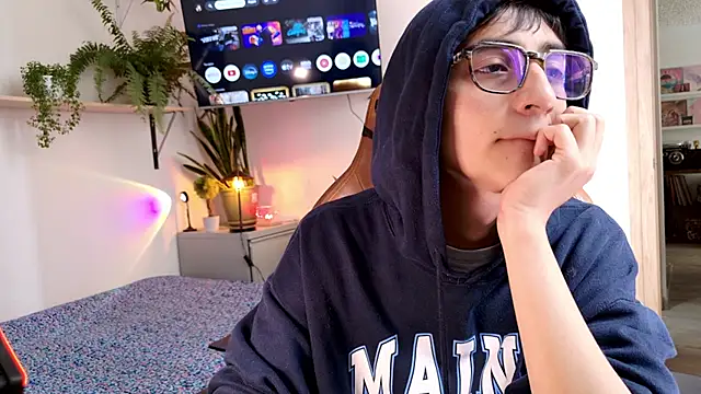 Snapshot of Sr_evann chatting on June 3, 2:07 pm Sr evann online show from June 3, 2:07 pm