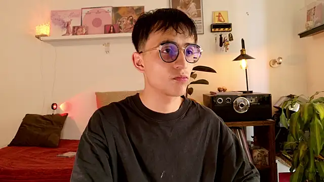 Snapshot of Sr_evann chatting on February 28, 3:00 pm Sr evann online show from February 28, 3:00 pm