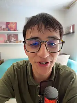 Snapshot of Sr_evann chatting on June 5, 4:35 pm Sr evann online show from June 5, 4:35 pm