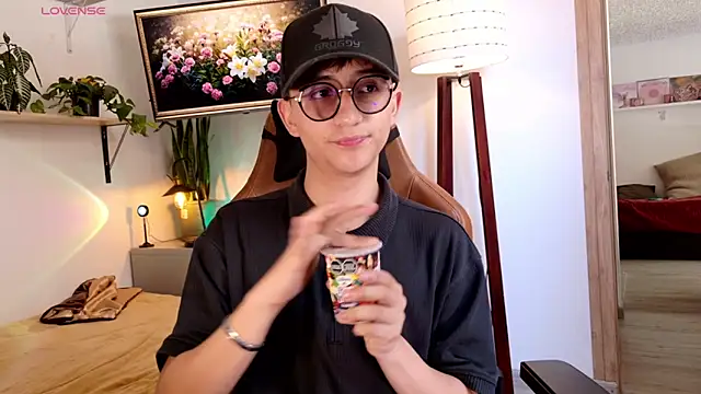 Snapshot of Sr_evann chatting on March 1, 2:50 pm Sr evann online show from March 1, 2:50 pm