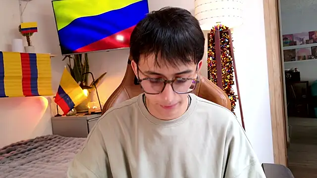 Snapshot of Sr_evann chatting on June 21, 2:23 pm Sr evann online show from June 21, 2:23 pm