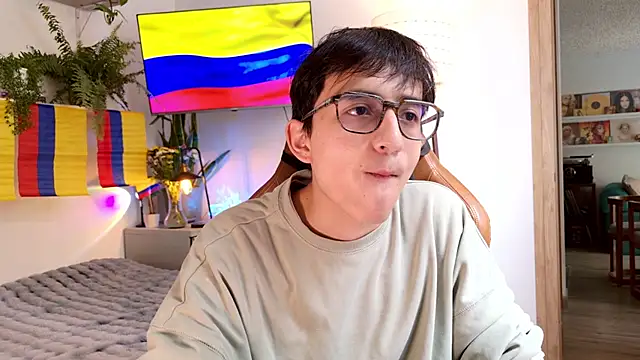 Snapshot of Sr_evann chatting on July 10, 4:29 pm Sr evann online show from July 10, 4:29 pm