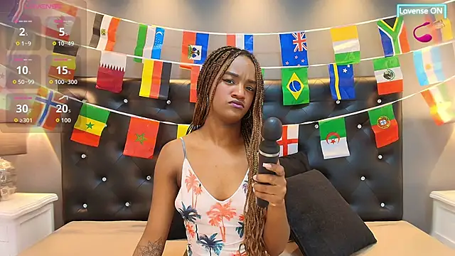 Snapshot of Chloebrunnie chatting on June 18, 12:54 pm Chloebrunnie online show from June 18, 12:54 pm