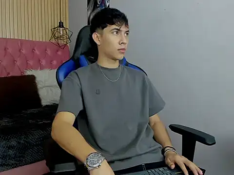 AronTawers online show from March 10, 12:42 pm