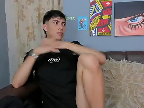 Snapshot of AronTawers chatting on February 26, 9:48 pm AronTawers online show from February 26, 9:48 pm