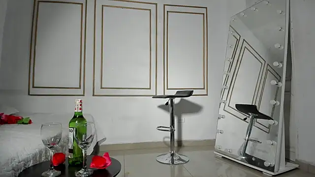 emily gaviria1 online show from March 8, 12:08 pm