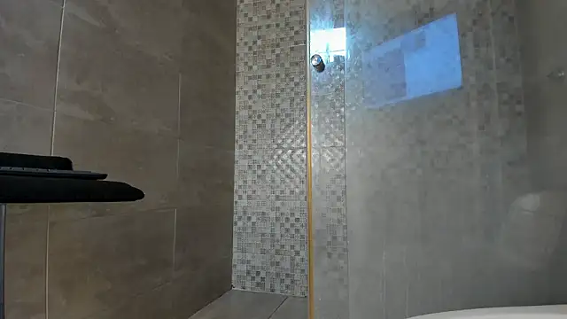 emily gaviria1 online show from March 10, 12:09 pm