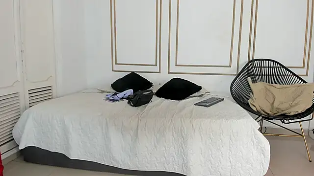 emily gaviria1 online show from April 26, 12:13 pm