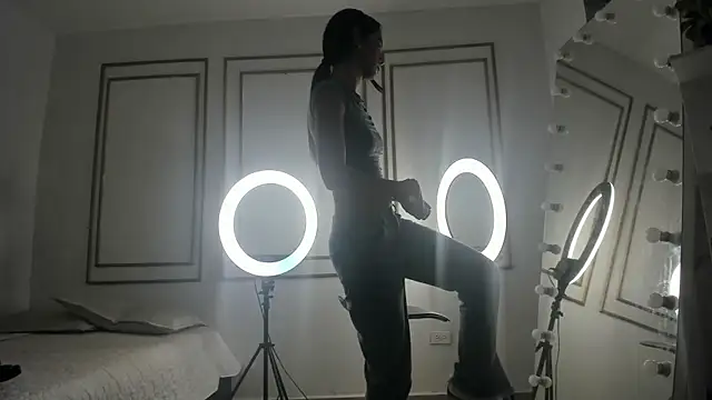 emily gaviria1 online show from April 7, 12:18 pm