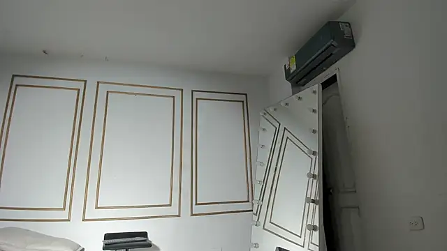 emily gaviria1 online show from March 19, 12:05 pm