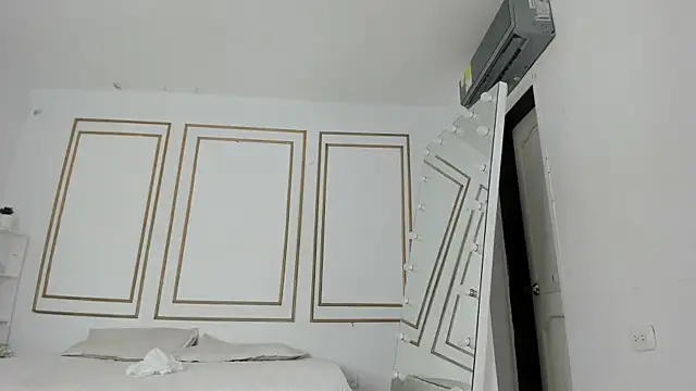 emily gaviria1 online show from March 7, 11:59 am