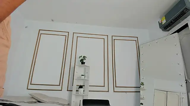 emily gaviria1 online show from March 15, 12:23 pm