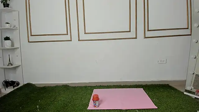 emily gaviria1 online show from March 27, 12:06 pm