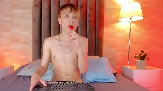 Isaac Grey online show from March 12, 7:40 pm