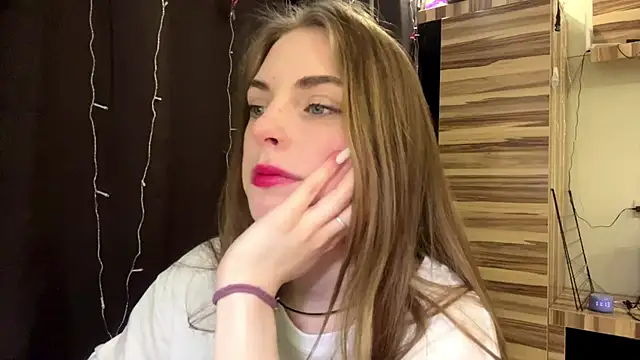 PollyDream online show from February 28, 8:14 am