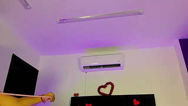 scarlet  ray  online show from March 3, 10:11 am