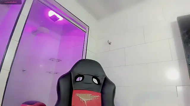 madison mujica  online show from April 14, 11:04 am