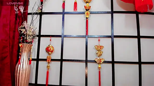 madison mujica  online show from March 31, 11:23 am