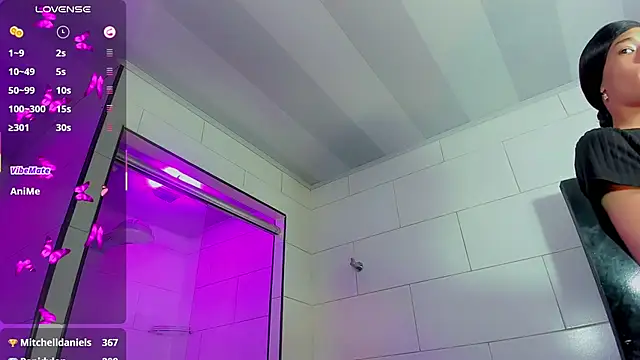 madison mujica  online show from April 18, 11:12 am