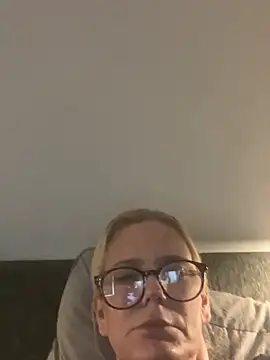Snapshot of Amelie_BlondeXX chatting on March 7, 11:05 am Amelie BlondeXX online show from March 7, 11:05 am