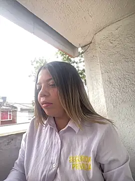 Snapshot of AdaPink_ chatting on March 3, 5:09 pm AdaPink online show from March 3, 5:09 pm