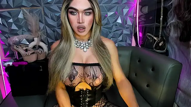 10inDominant Ayesha online show from March 23, 5:57 pm
