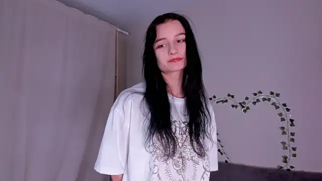 kira montelle online show from February 26, 3:01 pm