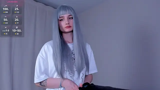 kira montelle online show from April 5, 7:09 pm