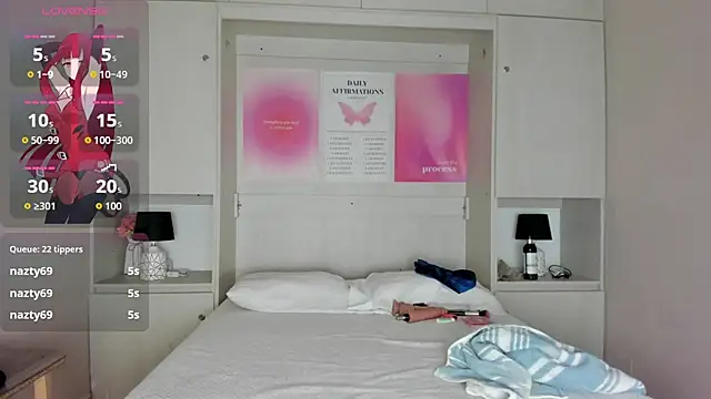 Oshun 444 online show from March 25, 12:15 pm