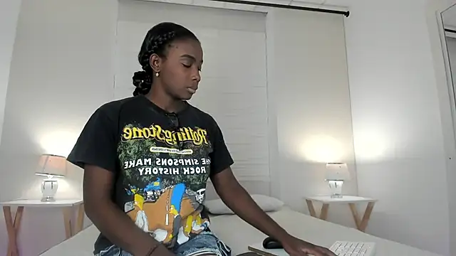 Oshun 444 online show from May 15, 4:10 am