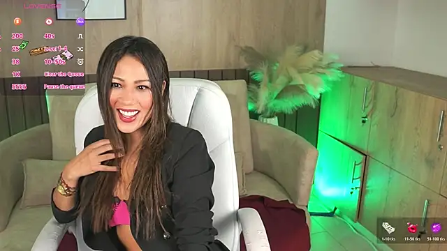 SilviaStoneX online show from March 31, 11:34 am