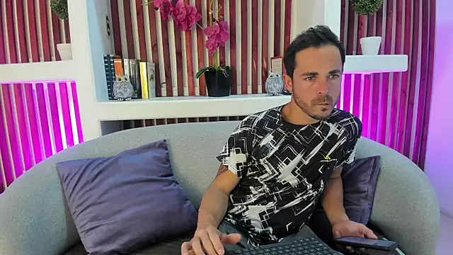 Adams Sanz online show from March 16, 8:44 pm