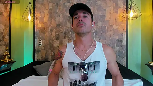 Adams Sanz online show from April 29, 7:20 pm