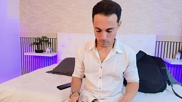 Adams Sanz online show from March 26, 7:12 pm