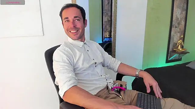 Adams Sanz online show from April 30, 8:57 pm