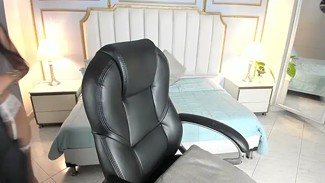 Sophie nolie online show from March 19, 12:05 pm