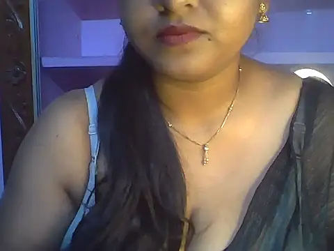 Snapshot of Tamil_Kuttyma chatting on July 10, 6:24 am Tamil Kuttyma online show from July 10, 6:24 am