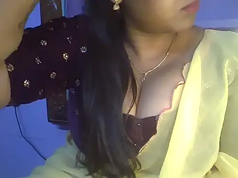 Snapshot of Tamil_Kuttyma chatting on July 12, 12:28 pm Tamil Kuttyma online show from July 12, 12:28 pm