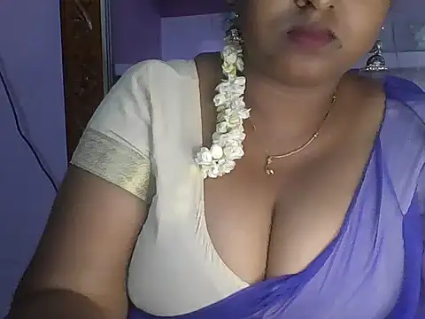 Snapshot of Tamil_Kuttyma chatting on June 3, 2:33 pm Tamil Kuttyma online show from June 3, 2:33 pm