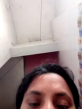 Snapshot of Mishu021 chatting on February 25, 8:36 am Mishu021 online show from February 25, 8:36 am