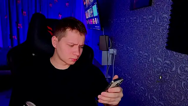 Snapshot of Karl_Night_ chatting on February 28, 5:34 pm Karl Night online show from February 28, 5:34 pm