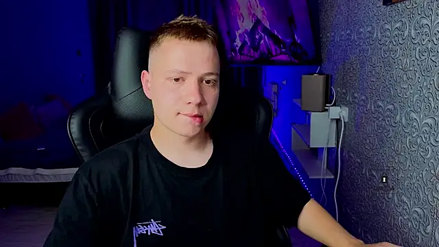 Karl Night  online show from June 10, 7:26 pm