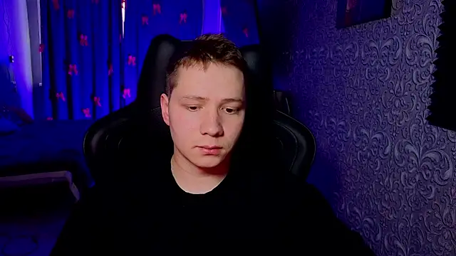 Snapshot of Karl_Night_ chatting on February 25, 5:18 am Karl Night online show from February 25, 5:18 am