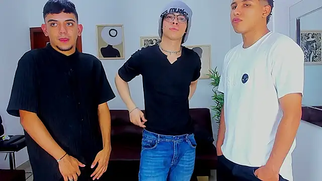 nobodyknows01 online show from March 2, 7:54 pm