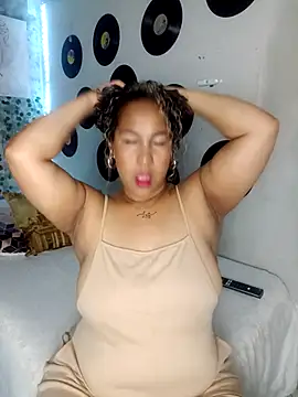 medusafox  online show from April 7, 8:21 pm