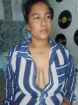 Snapshot of medusafox_ chatting on June 24, 4:55 am medusafox online show from June 24, 4:55 am